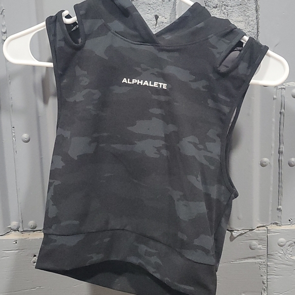 Alphalete Cropped Hoodie - Picture 1 of 3